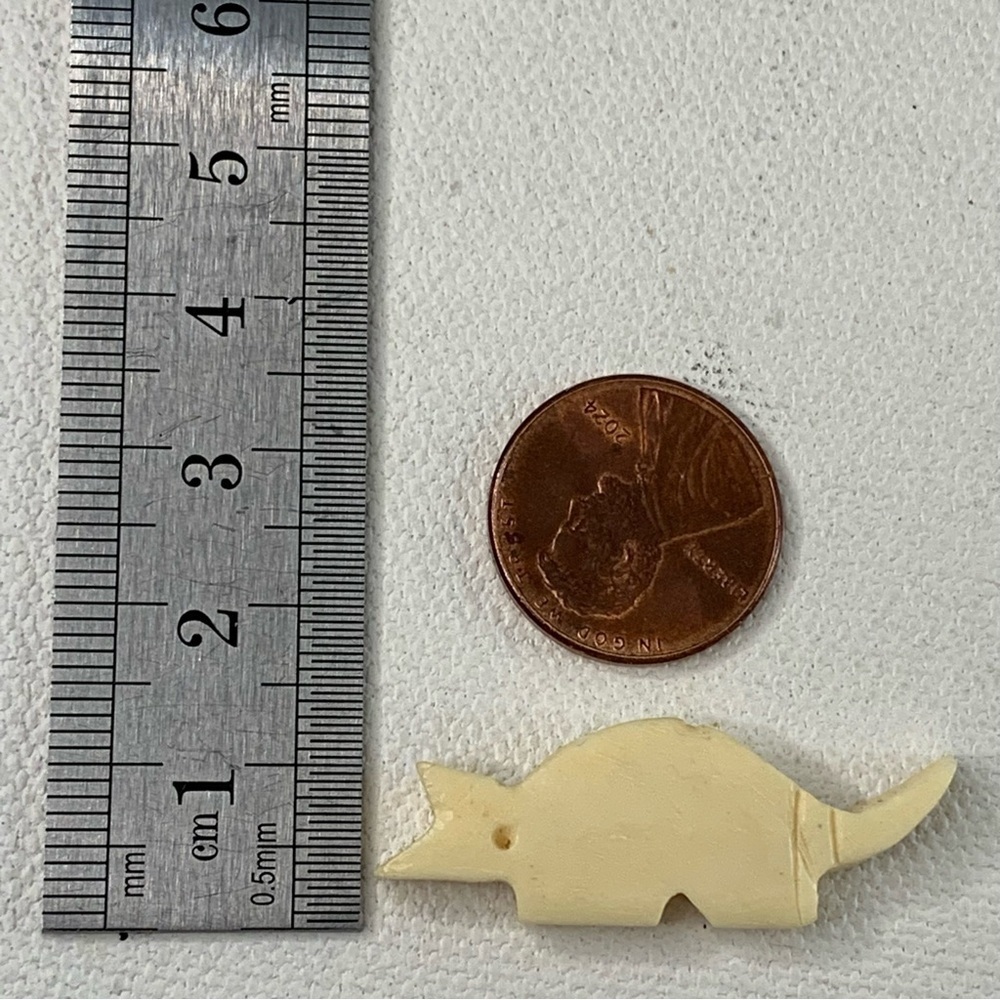Armadillo Bone Bead Fetish Animal Carving Drilled Hand Carved Mammal 1.4" x .5" - Picture 11 of 13